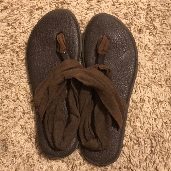 Sanuk Shoes - Women’s Sanuk brown yoga mat sandals size 10